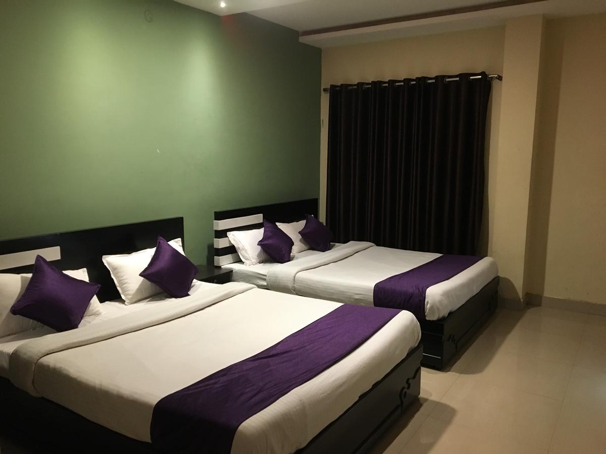 Hotel Time Palace 우티 외부 사진