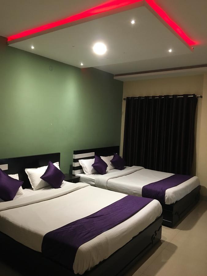 Hotel Time Palace 우티 외부 사진