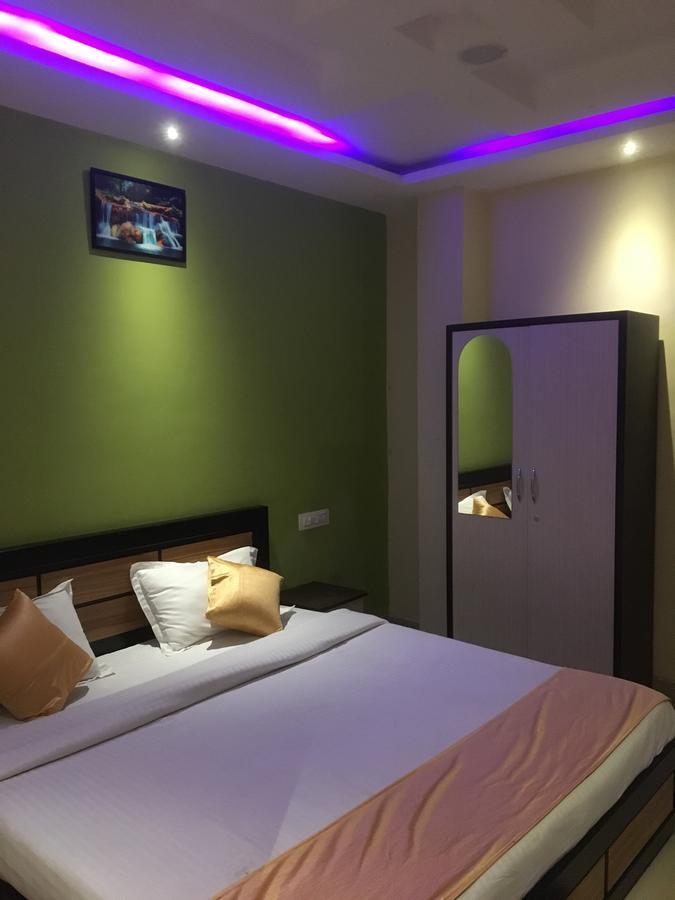 Hotel Time Palace 우티 외부 사진